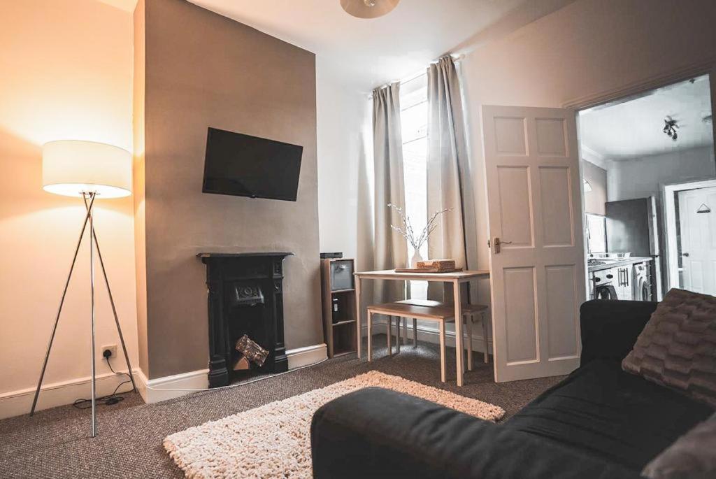 Cosy Affordable Digs Near Coventry City Centre Sleeps5 With Free Parking المظهر الخارجي الصورة