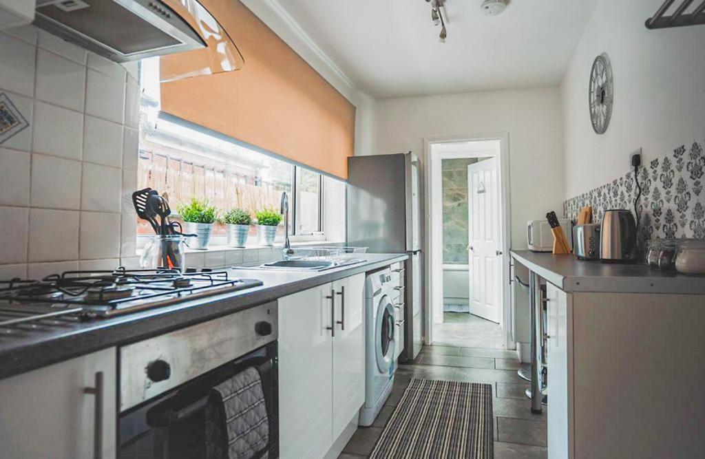 Cosy Affordable Digs Near Coventry City Centre Sleeps5 With Free Parking المظهر الخارجي الصورة